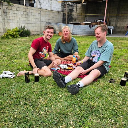 Hostal The Friends Панахачел Екстериор снимка