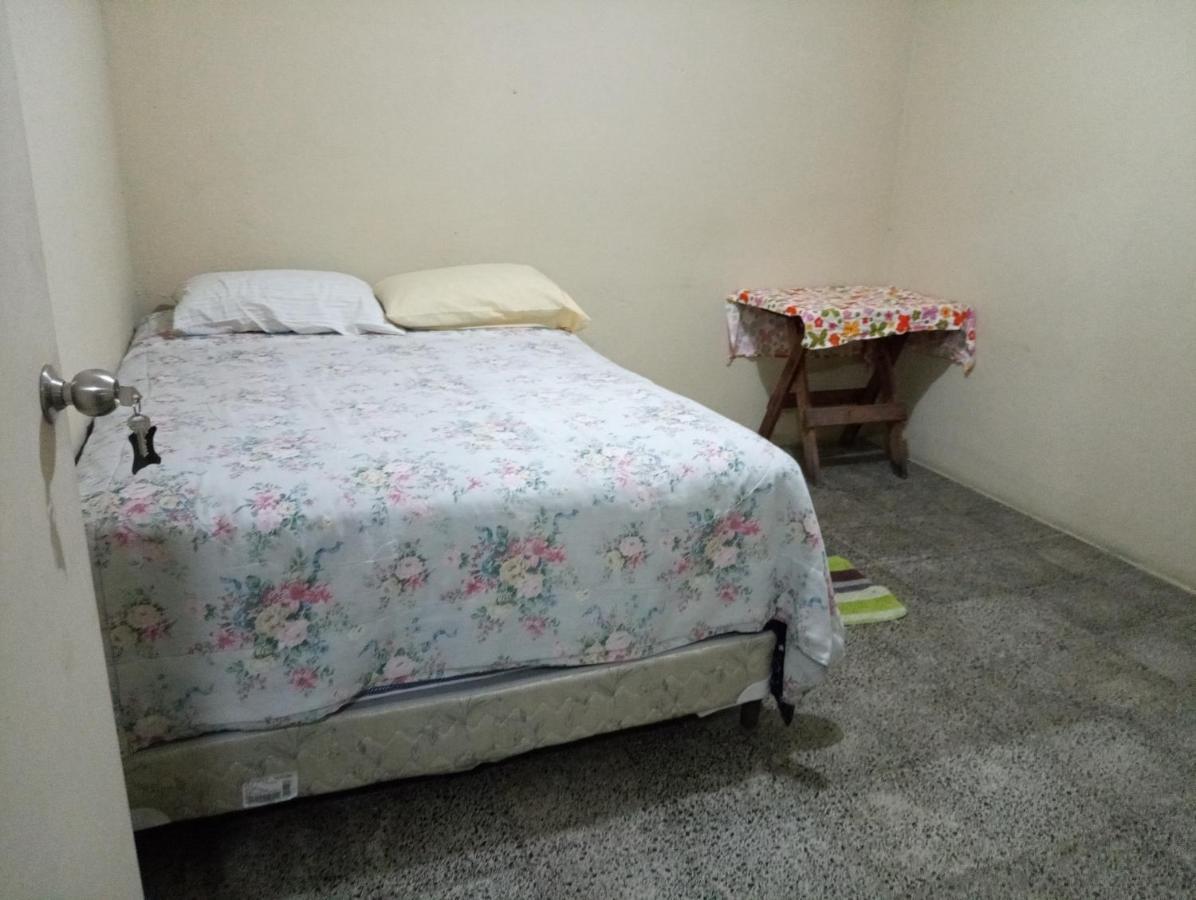 Hostal The Friends Панахачел Екстериор снимка