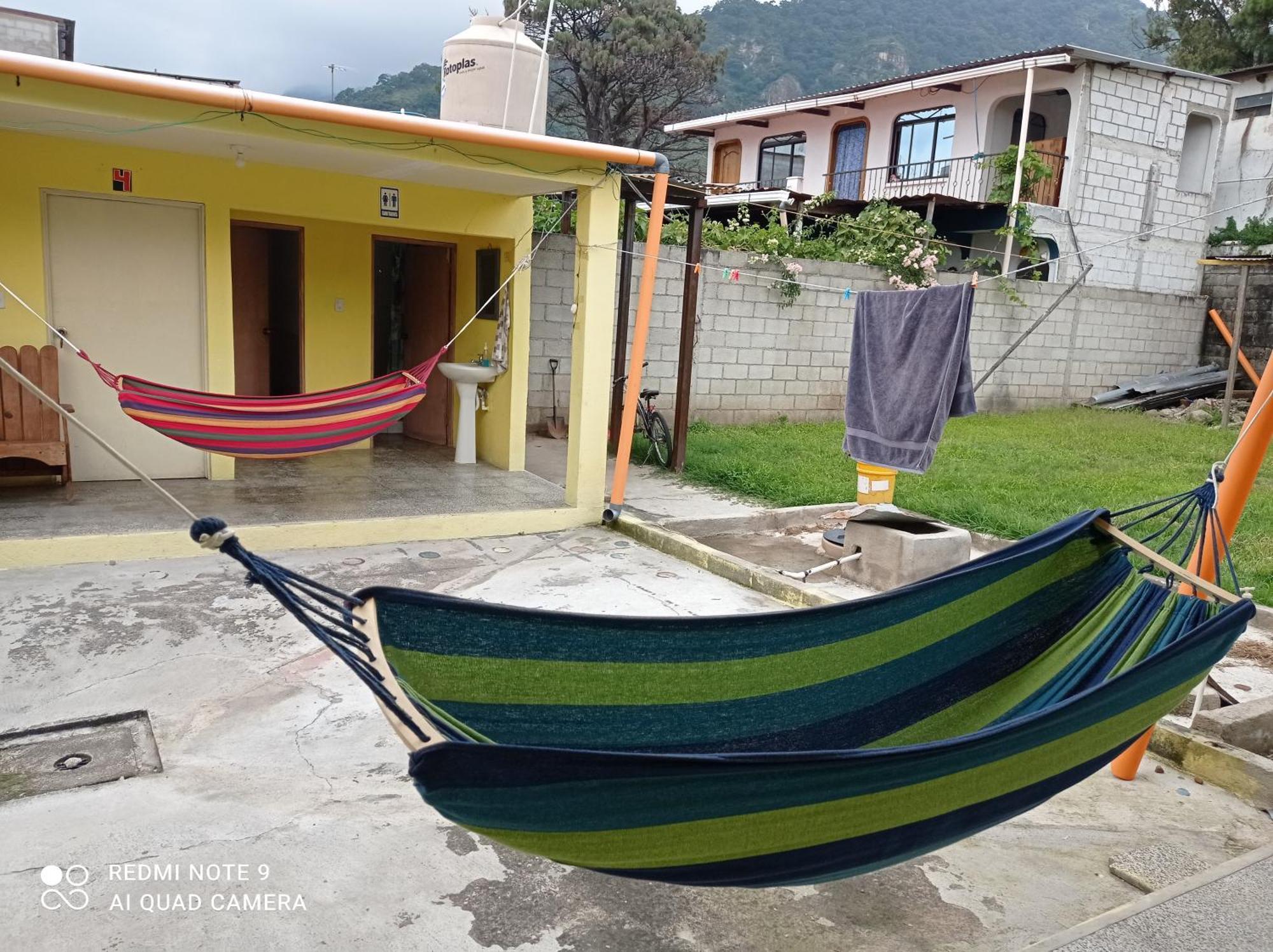 Hostal The Friends Панахачел Екстериор снимка