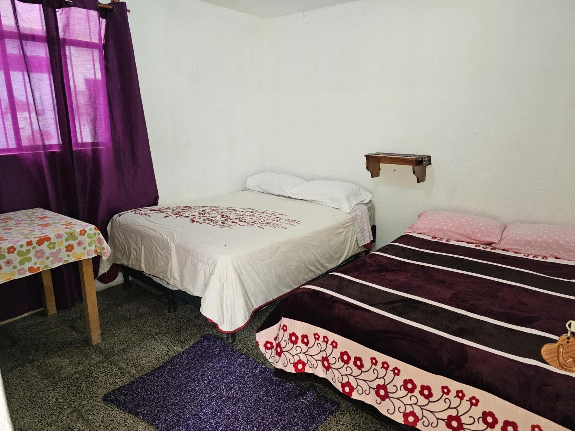 Hostal The Friends Панахачел Екстериор снимка